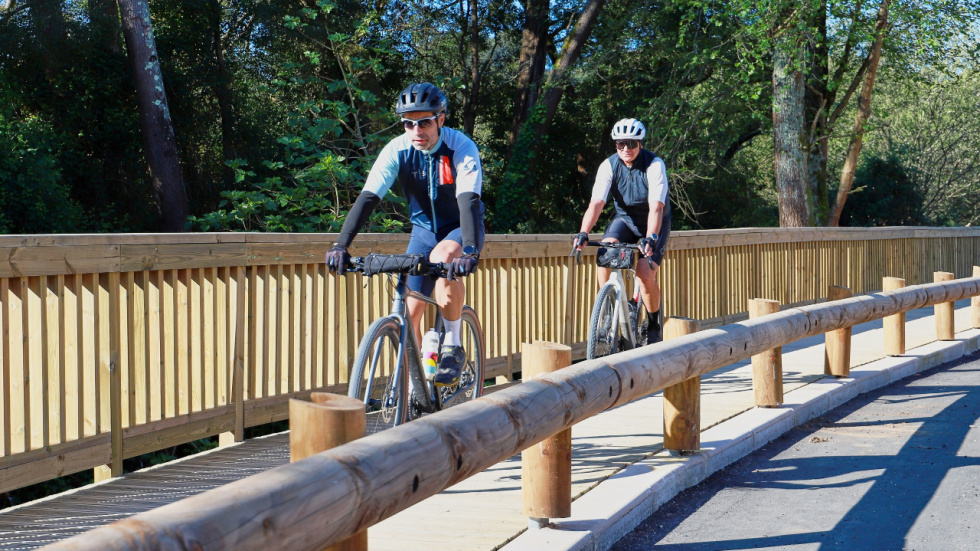La senda del Lagares suma un nuevo tramo en Miraflores y alcanza los 12 kilómetros continuos desde Cabral a Samil