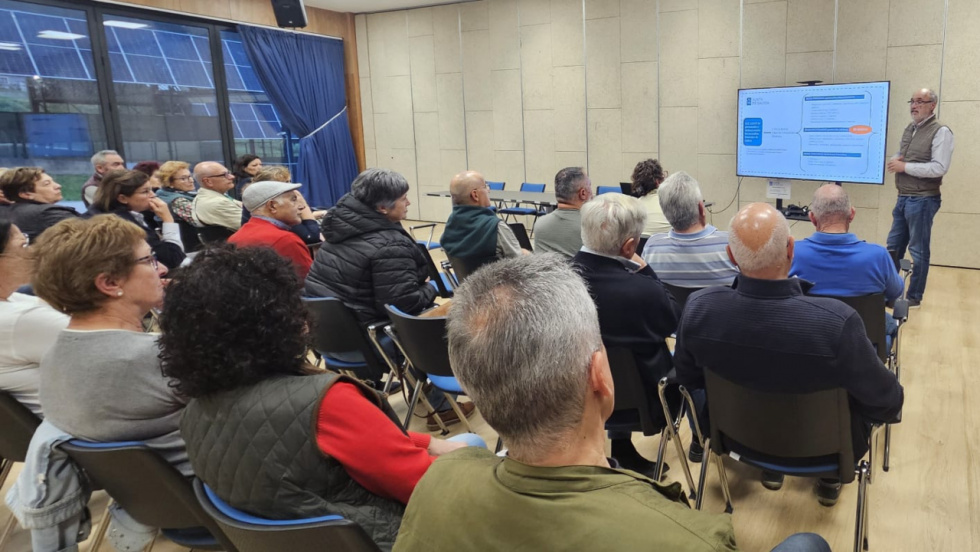 Guizán se vuelca en una charla informativa sobre la limpieza obligatoria de fincas para prevenir incendios