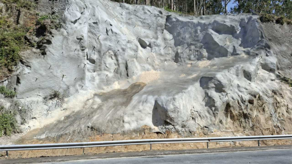La Xunta reabre el carril de la AG-57 en Gondomar tras invertir 110.000 euros en estabilizar el talud
