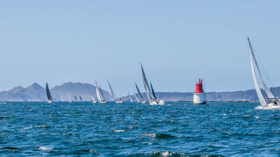 Cerca de 50 barcos y 300 regatistas competirán este sábado en el Trofeo Verde en las Rías Baixas