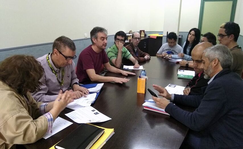 Cami Moreira e Pedro Pereira xunto co grupo de autoxestores.