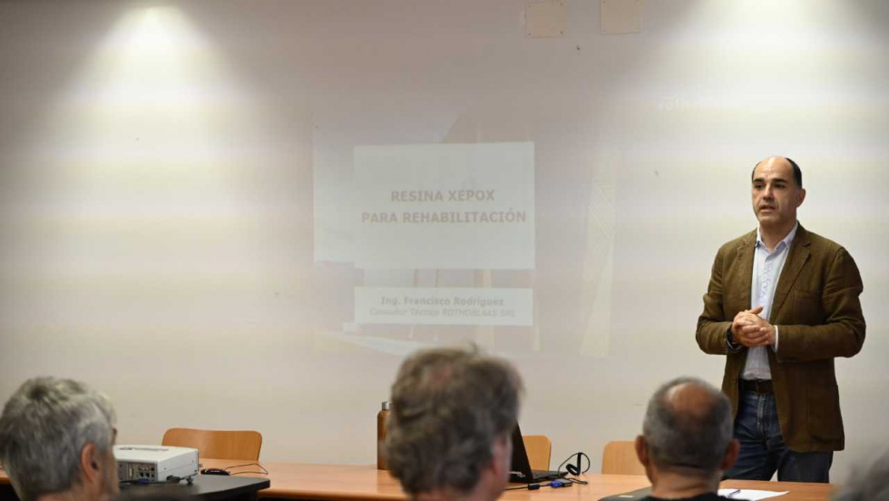 Más de 160 profesionales se forman en la rehabilitación de estructuras de madera en un curso del COAG y la Xunta