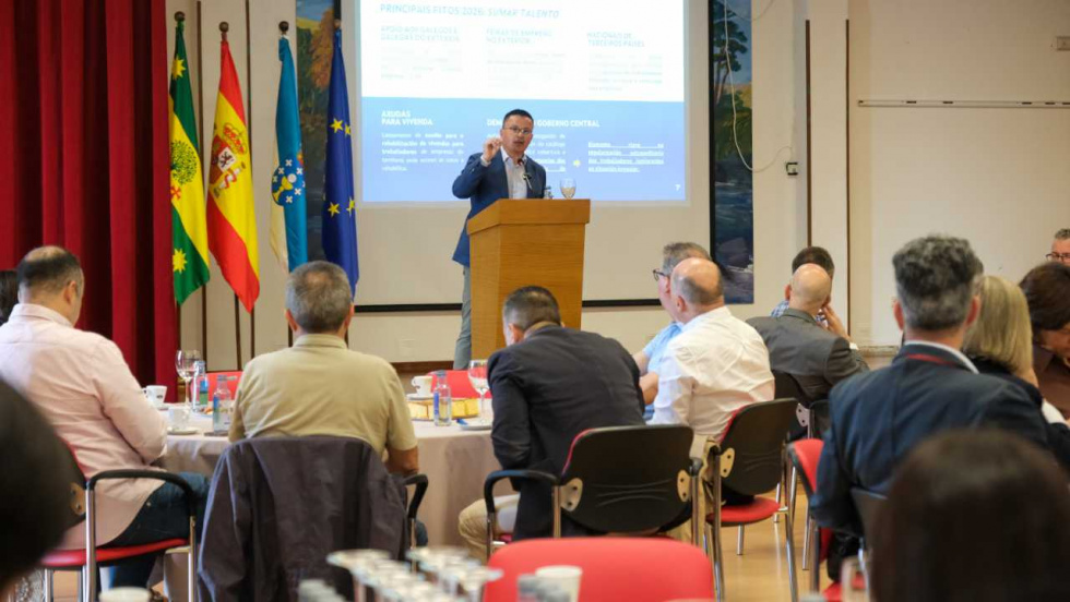 1,5 millones para rehabilitar viviendas en concellos rurales y atraer talento a sectores estratégicos