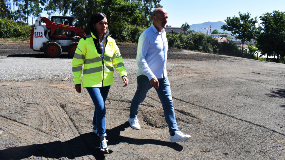 Mos habilita un aparcadoiro provisional de 5.000 metros para aliviar el tráfico en Puxeiros
