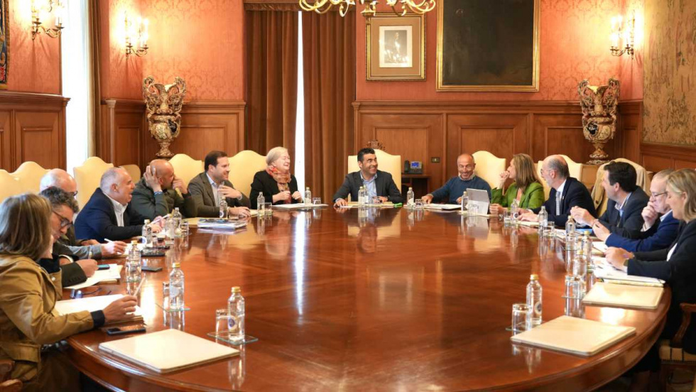 La Deputación aprueba 1,7 millones para infraestructuras y carreteras en cinco concellos