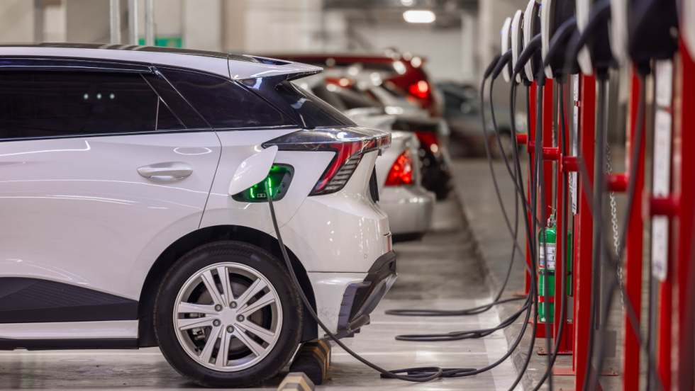 Baterías sin metales: el cambio que podría redefinir la sostenibilidad del coche eléctrico
