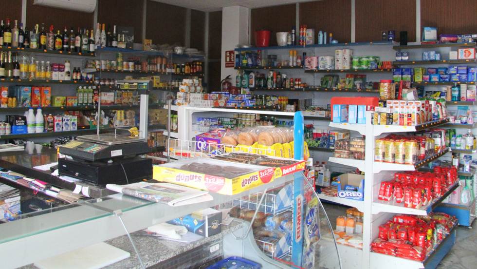 Las tiendas de barrio, son lugares en donde todavía late la vida y algunos alimentos no han olvidado su aroma