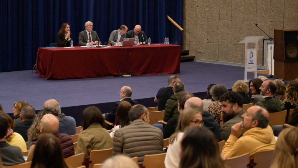 La Xunta explica a los equipos directivos de Secundaria los avances para el próximo curso