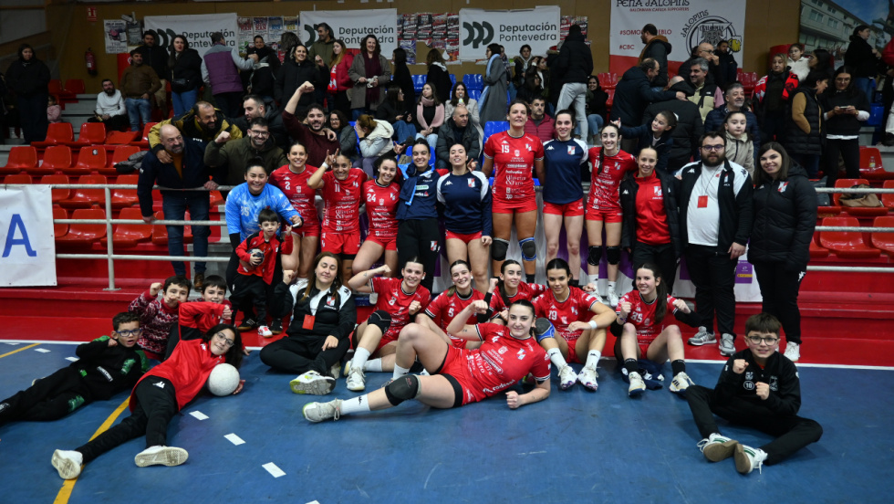 Un pueblo pequeño sueña con el ascenso a la élite del balonmano femenino