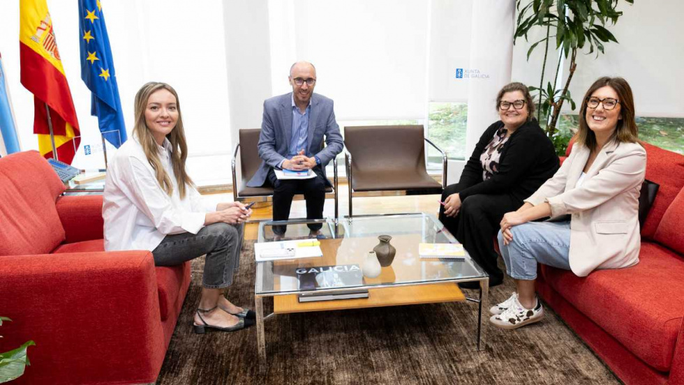 La futura ley gallega dará prioridad a las familias acogedoras en adopción