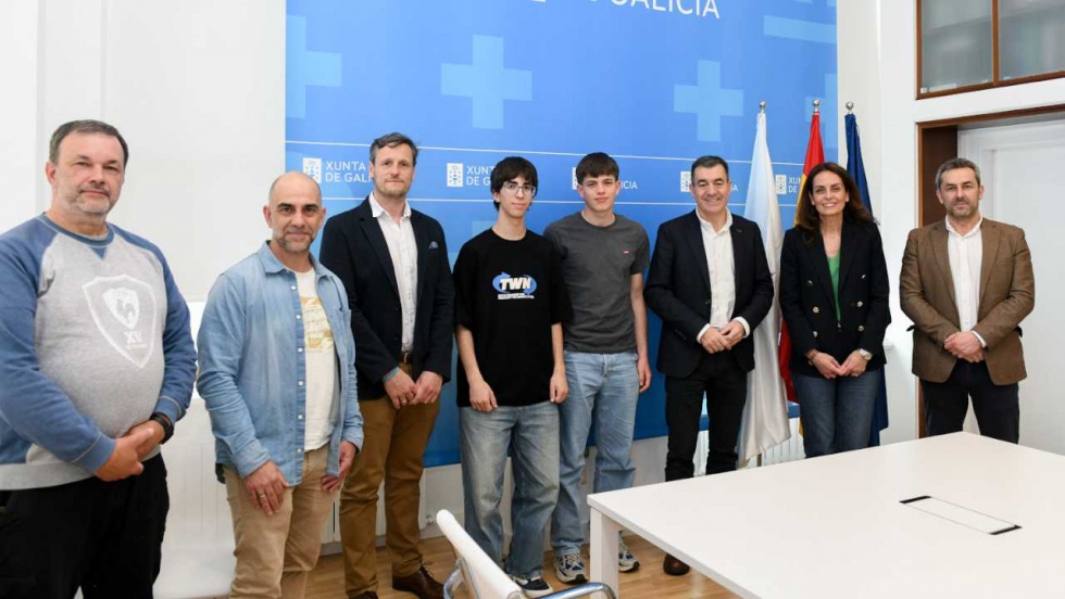 Román Rodríguez felicita a los alumnos gallegos participantes en la Olimpiada Informática Española