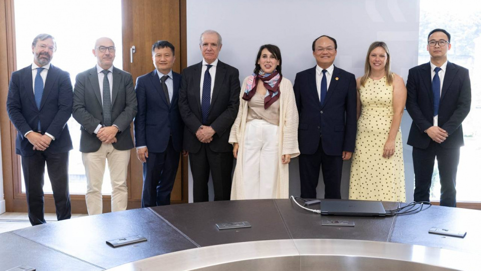 Galicia pesca 11,8 millóns en Vietnam