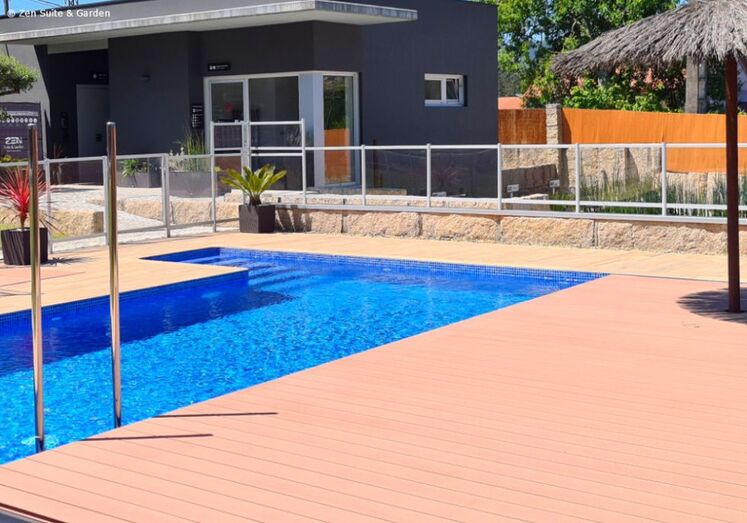 Para los que no viajan es posible alquiler una piscina como esta desde poco m&aacute;s de 60 euros por media jornada / Piscina Sumatra Mos