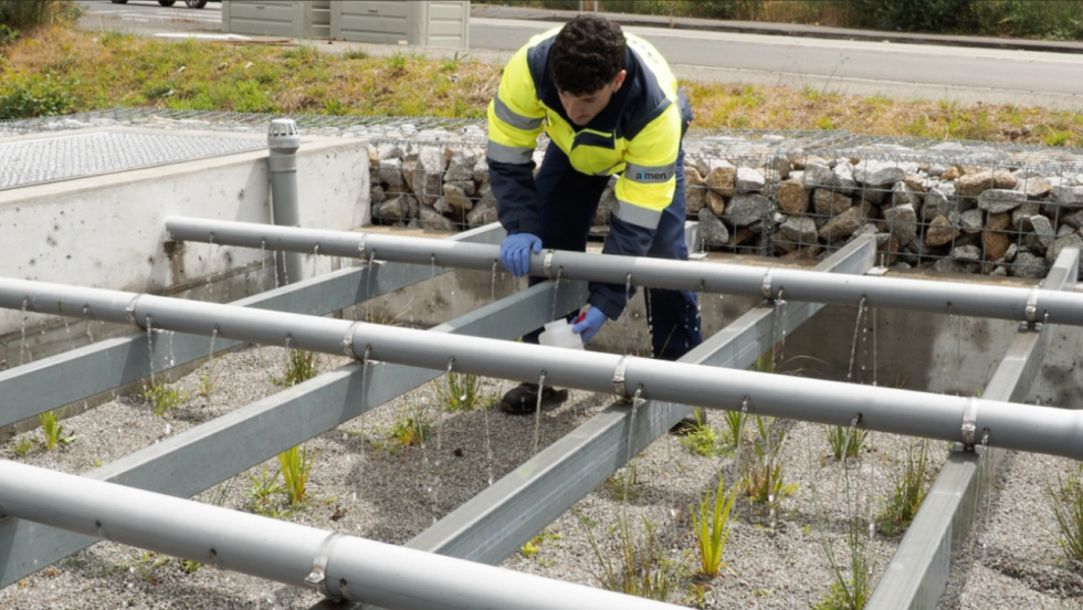 La tecnología gallega logra limpiar hasta el 90% del agua de lluvia contaminada en las calles de Santiago