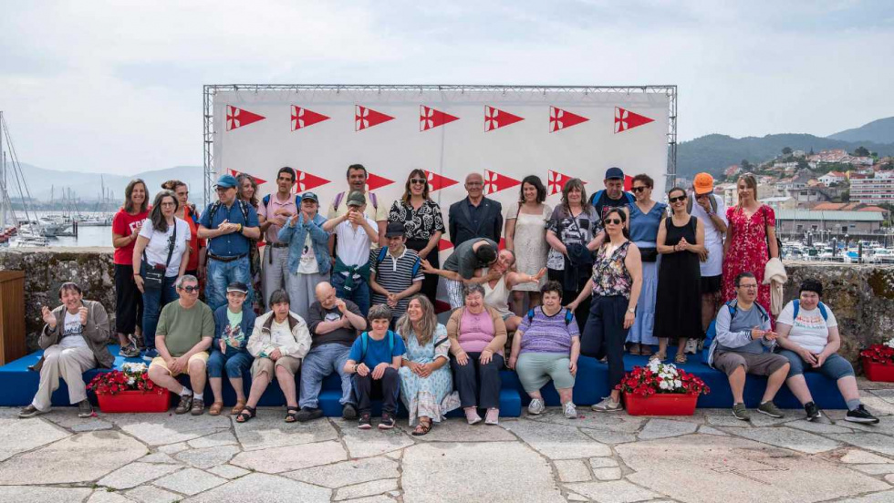 Baiona acoge una jornada de inclusión con una excursión marítima a las Illas Cíes
