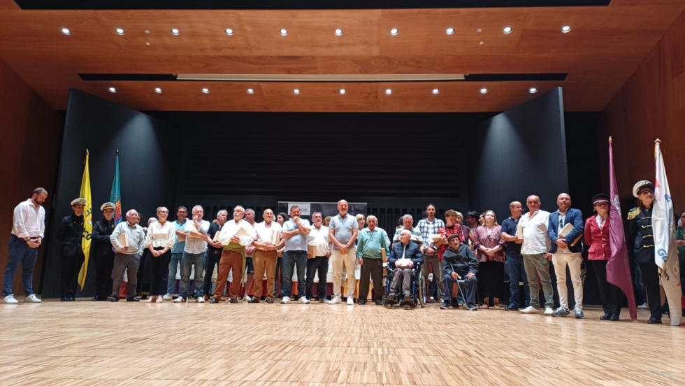 O VIII Abrente Folk enche o Auditorio de Torroso e homenaxea o legado das rondallas de Mos