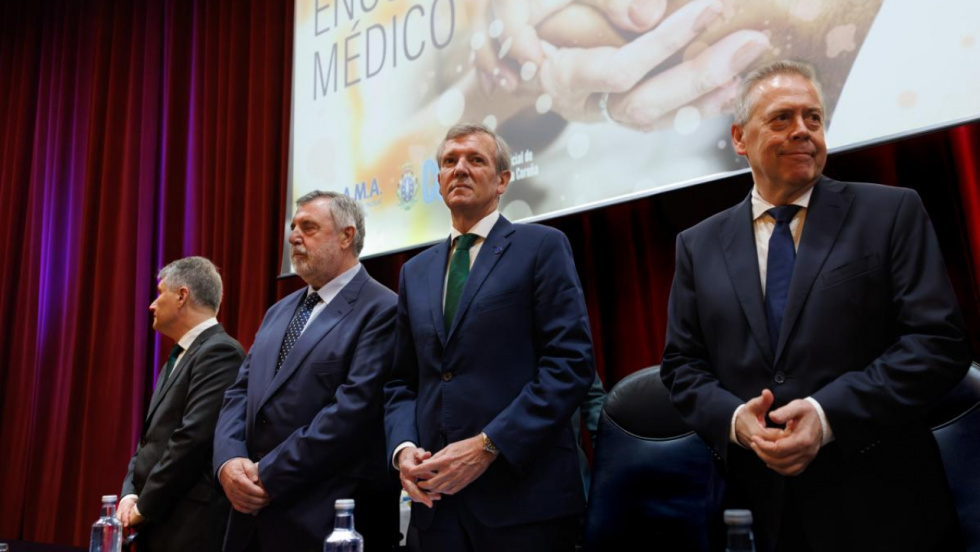 Rueda ensalza a los sanitarios como el