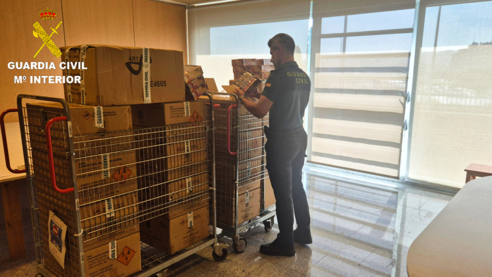 La Guardia Civil interviene en Mos más de 5.000 unidades de material pirotécnico sin autorización