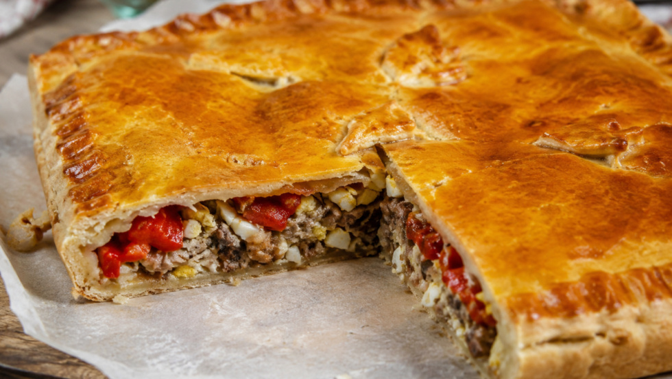 Empanada de sardinas con pimientos asados