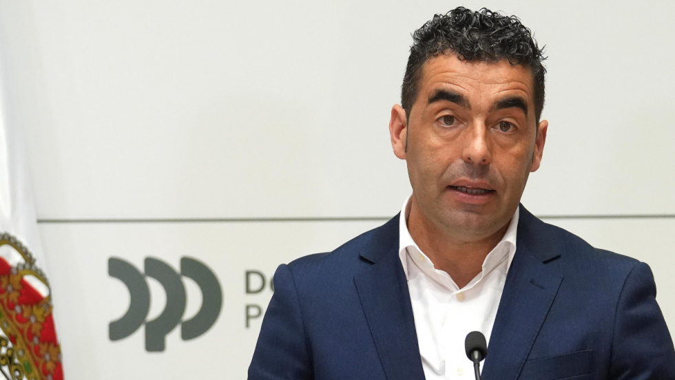 A Deputación retirará a sinatura de Leire Díez do seu libro de honra