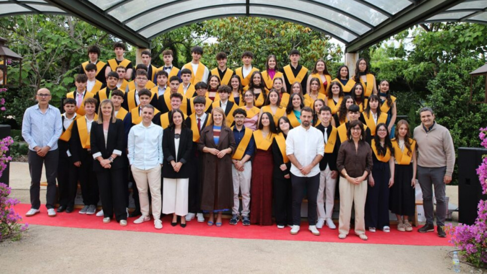 El IES Pedras Rubias gradúa a su 3ª promoción de bachillerato en el Pazo Pegullal