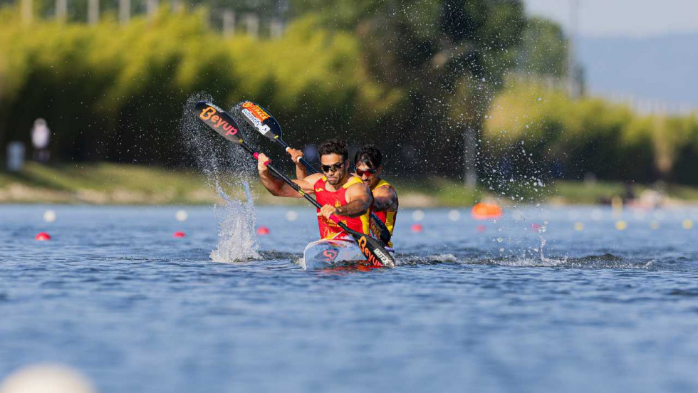 Carlos Arévalo lidera una gran actuación gallega en el Europeo de Sprint y Paracanoe
