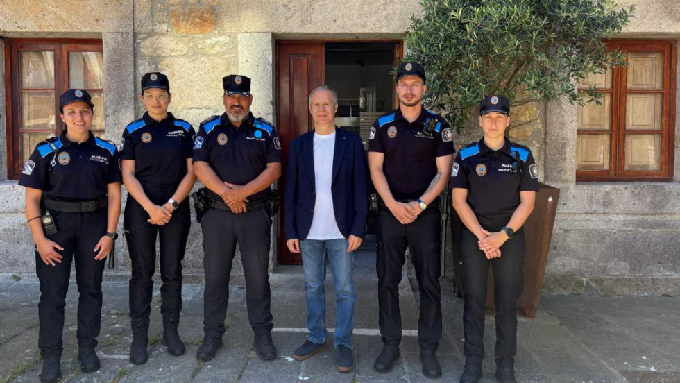 A Guarda refuerza su Policía Local con cinco auxiliares para el verano
