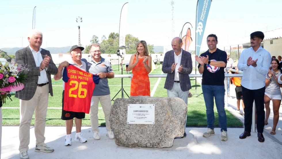 Ponteareas estrena un nuevo campo de fútbol con una inversión de 375.000 euros de la Deputación
