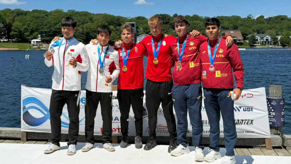 Raúl Fernández lidera el cierre gallego en Halifax con el oro mundial Sub 23 en C1 200 metros