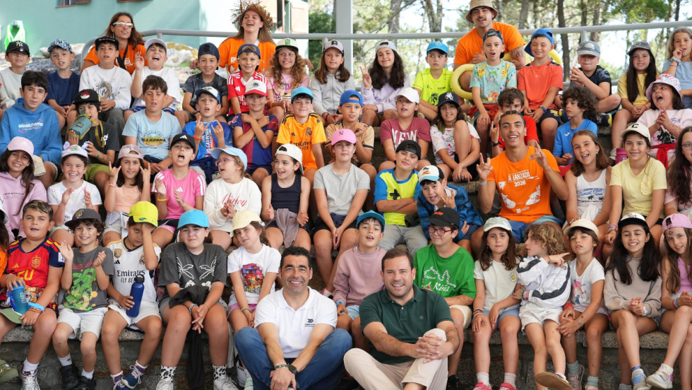 140 niños de 32 concellos inician su semana en A Lanzada
