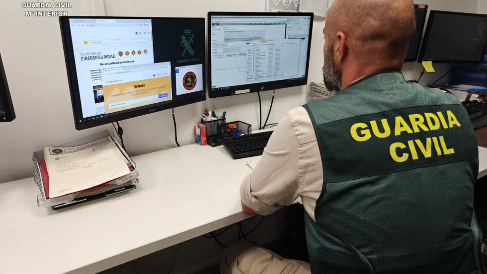 La Guardia Civil investiga al autor de un delito de estafa mediante el 'Bizum inverso'