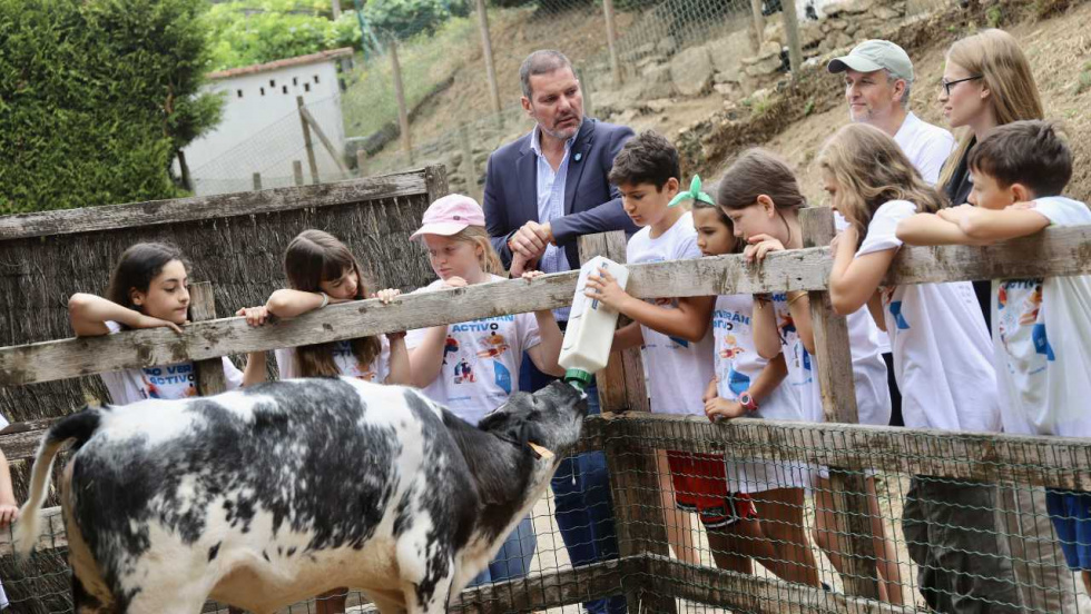 López Campos destaca el éxito de los minicampamentos en los que participan 876 niños este verano
