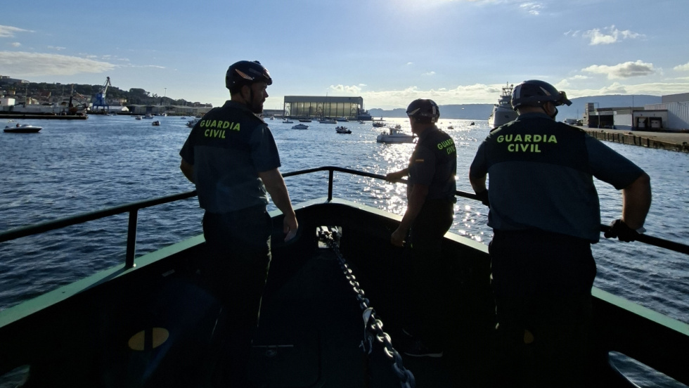 La Guardia Civil despliega un dispositivo de seguridad marítima en Marín durante el día del Carmen