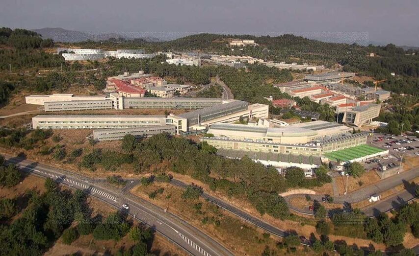 Das corenta instituci&oacute;ns espa&ntilde;olas inclu&iacute;das na clasificaci&oacute;n, Vigo aparece no posto 14.