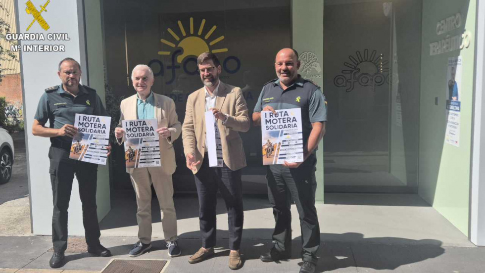 La Guardia Civil organiza una ruta motera solidaria contra el alzhéimer en Pontevedra
