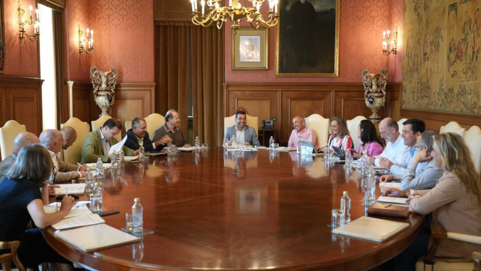 La Deputación reparte 120.000 euros entre 67 sociedades de caza para proteger el monte