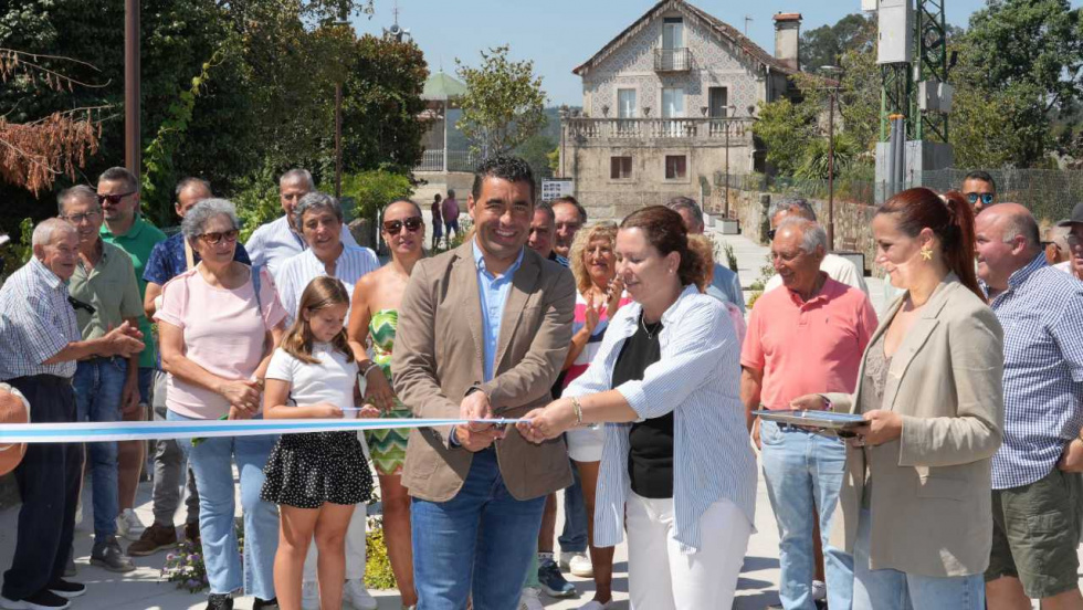 La Deputación transforma Cabreira con 550.000 euros y una plataforma para peatones