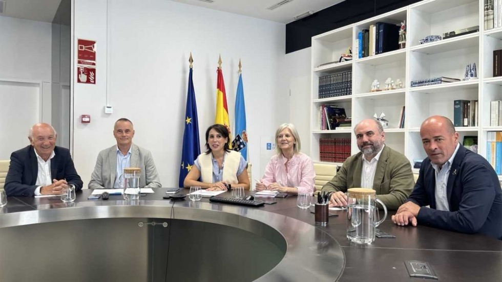 Lorenzana ensalza el papel de las confederaciones empresariales gallegas