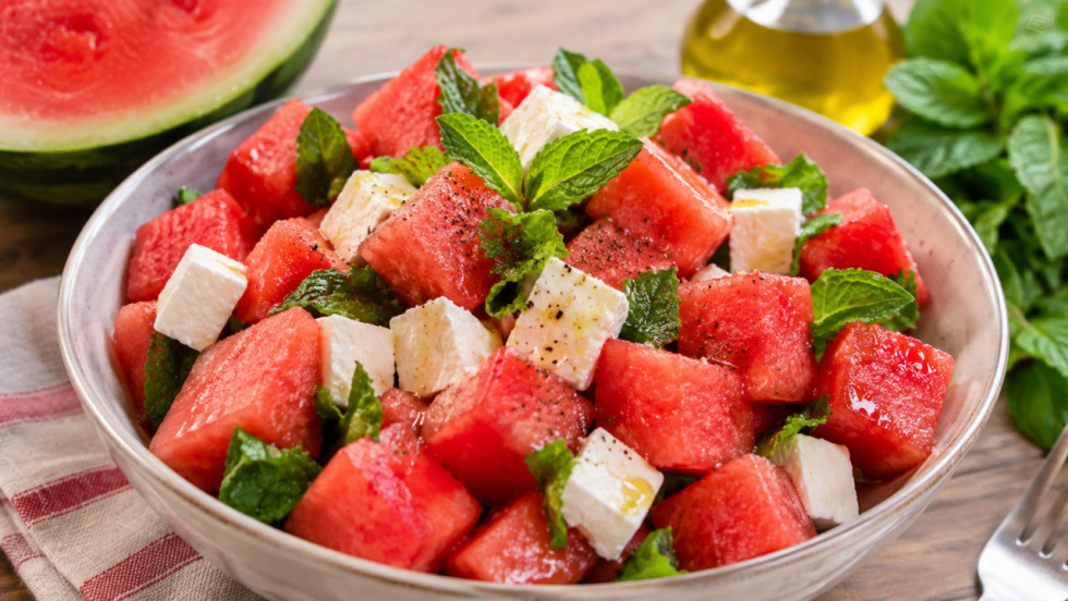 Ensalada de sandía, menta y queso fresco