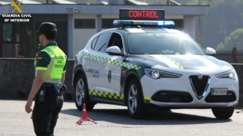 La Guardia Civil sanciona a 164 conductores en la Fiesta del Agua de Vilagarcía