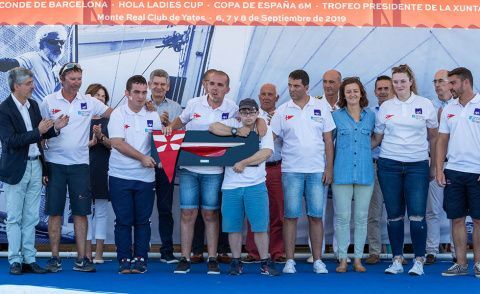 Mencion de honor al barco AXA de vela adaptada. /Lalo R Villar