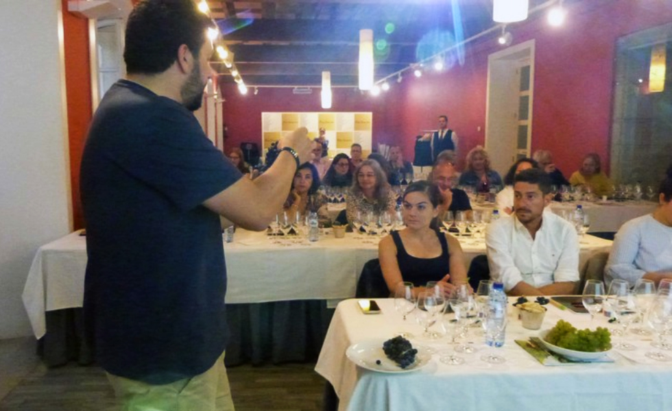 La Ruta do Viño Rías Baixas celebra su Cata de Vendimia en el histórico Pazo de Mugartegui