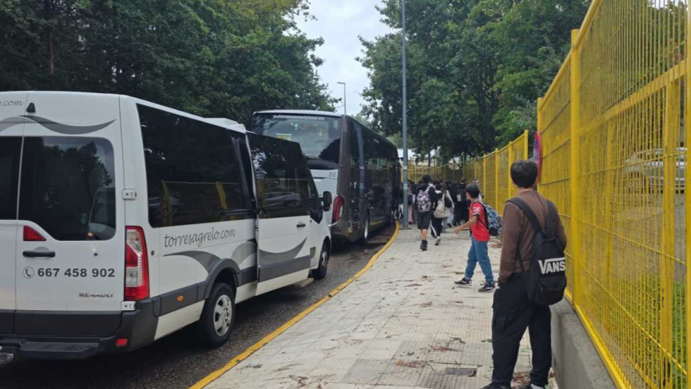 Mos refuerza el control de los horarios del transporte escolar