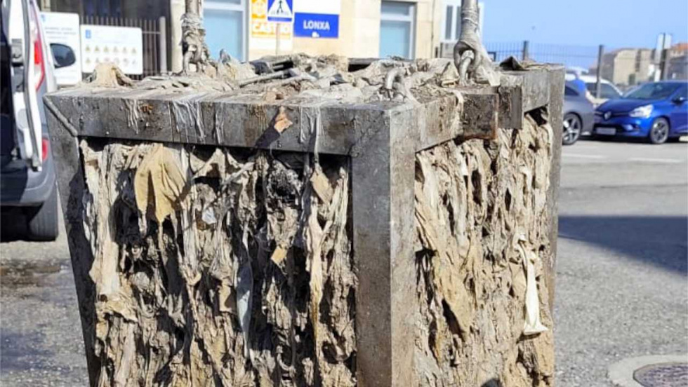 Las toallitas húmedas colapsan el saneamiento en A Guarda