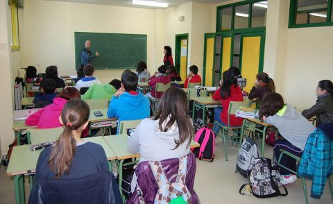 Imaxes de arquivo de diferentes actividades organizadas polo Concello para o alumnado do IES de Mos