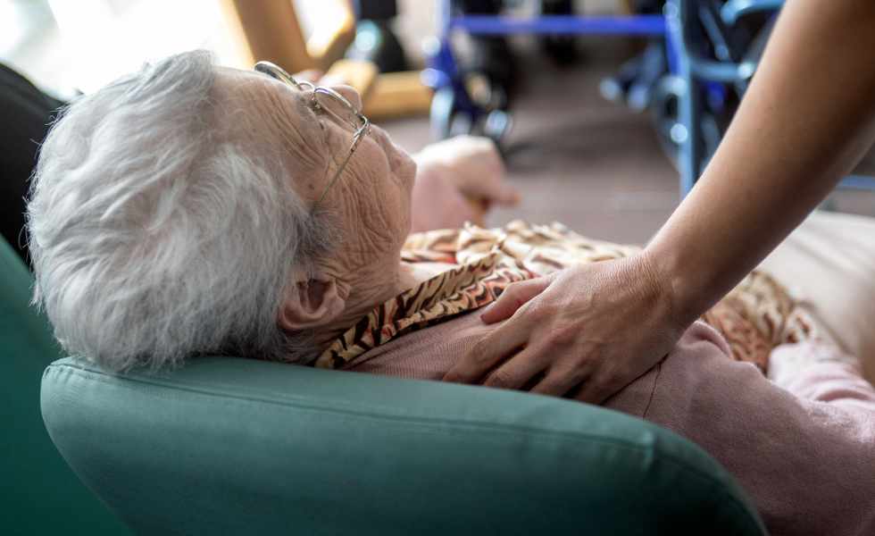 As habitaci&oacute;ns intelixentes permiten aos seus usuarios comunicarse directamente co control do centro.