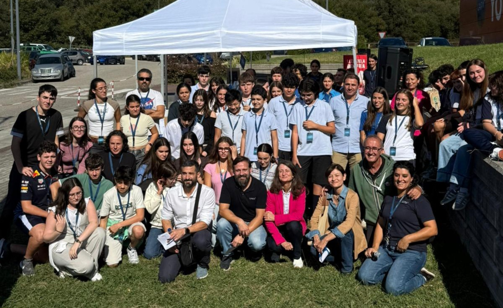 Jóvenes gallegos construyen satélites con materiales reciclados en un innovador hackatón espacial