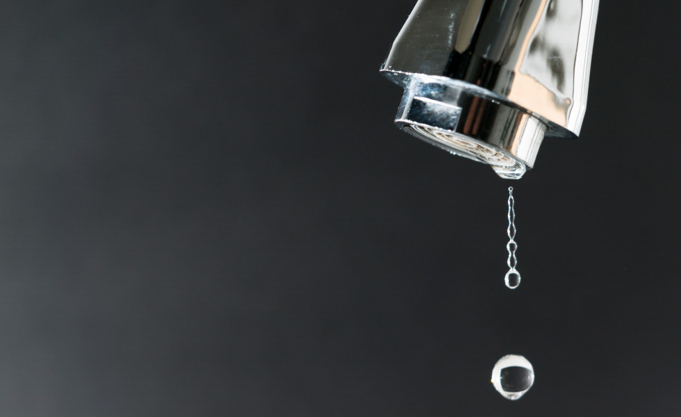 Vecinos de Ponteareas afectados por una extinción de agua tienen un mes para alegar