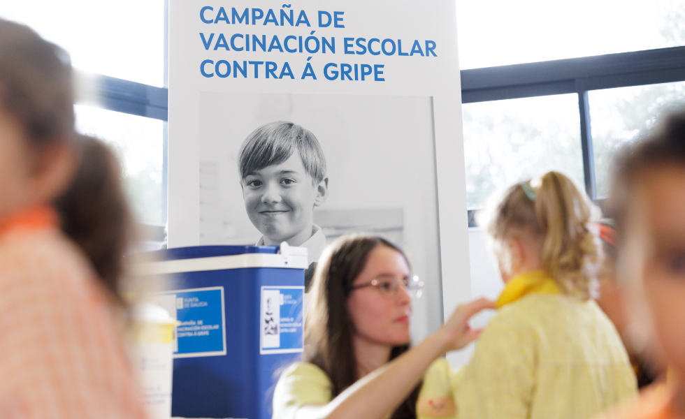 Galicia reforza a vacinación da gripe e da covid-19 con doses de alta carga e un programa piloto nos colexios