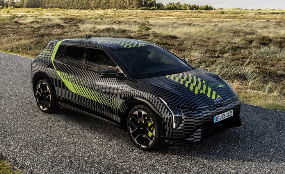 Kia revoluciona el camuflaje de sus prototipos GT con un diseño que simula movimiento y velocidad